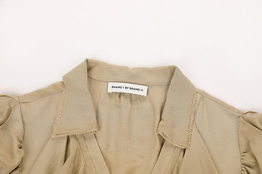 前胸花边泡泡袖衬衫 商品图3