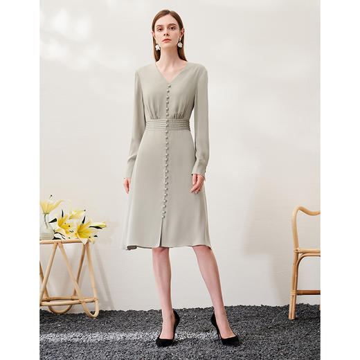 EITIE爱特爱春季新品V领高腰修身显瘦气质优雅连衣裙6907618 商品图2