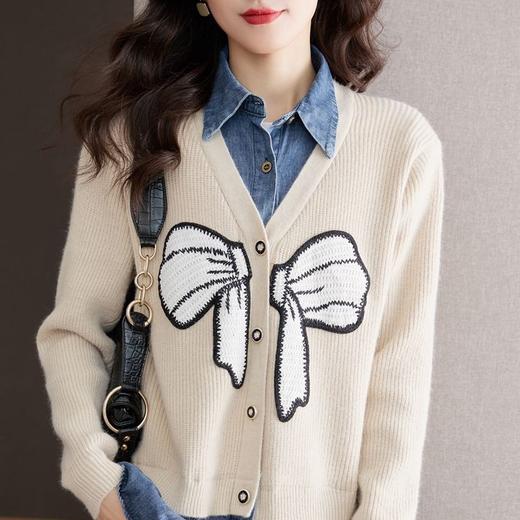 牛仔拼接针织开衫，女春款新款洋气减龄撞色毛衣外套假两件上衣CC-22-5209 商品图5