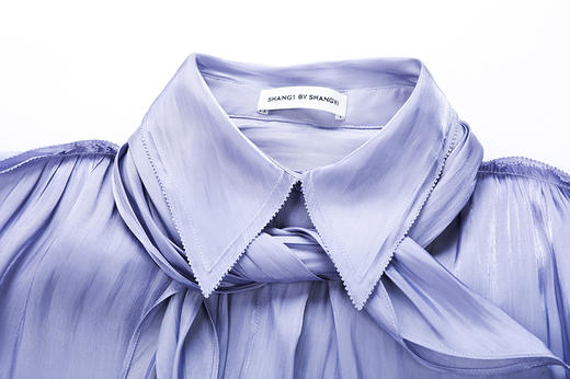 花瓣领巾衬衫 商品图2