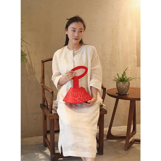 【线上专属】马甲（23704100-凝脂）
 商品图1