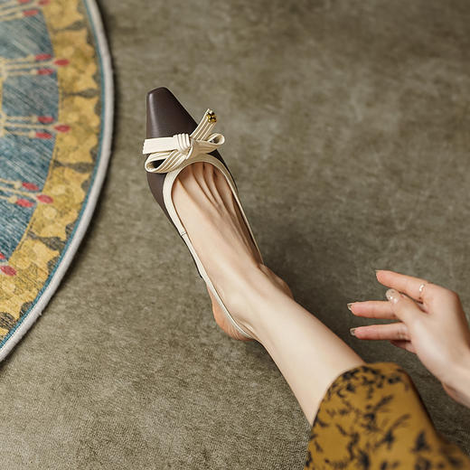 法式复古，舒适真皮撞色蝴蝶结后空凉鞋LCC-C8947 商品图6