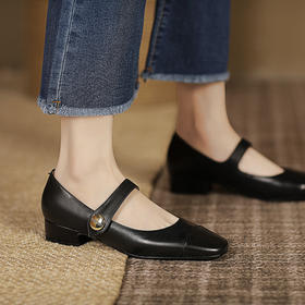 春夏新品，时尚潮流粗跟复古爆款粗跟单鞋平底一字扣浅口单鞋HYT-7197A