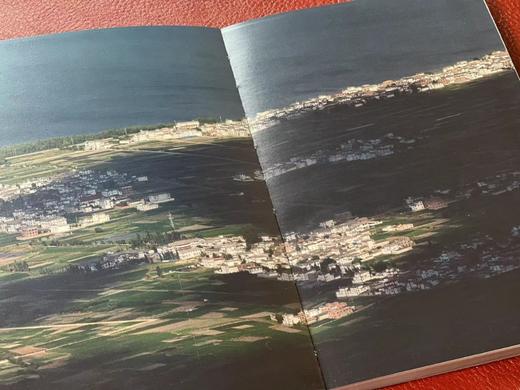 《造一所不抗拒生活的房子》，赵扬著，32开，布面精装，214页，北京联合出版公司2021年3月一版一印。定价98，售价49 商品图12