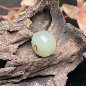 18K和田玉吊坠-水青老形珠