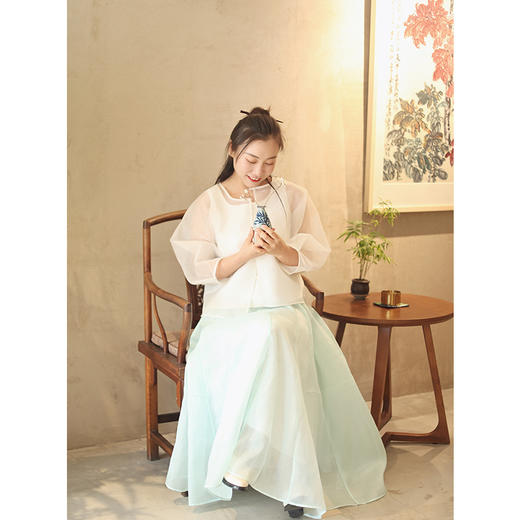 【抖音专属】预售:开衫（22705076-山矾） 商品图1