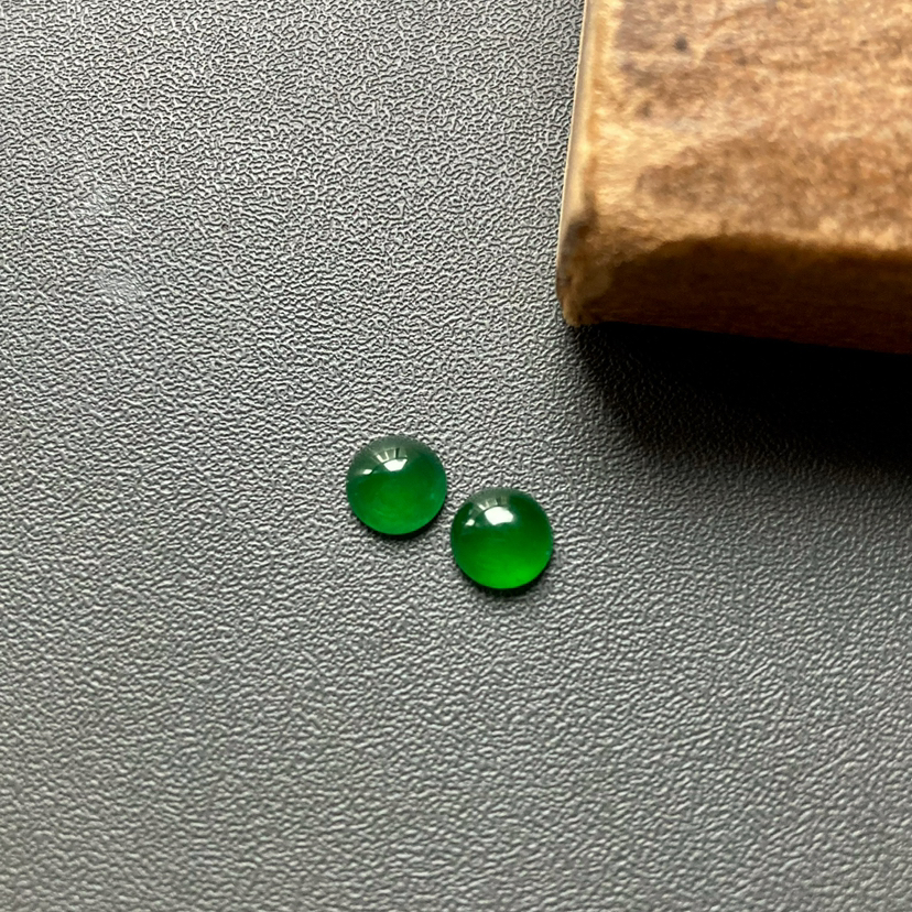 高冰种老坑帝王绿阳绿翡翠蛋面一对