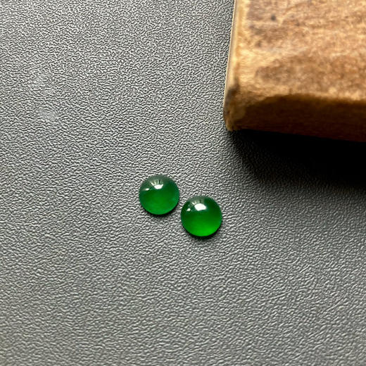 高冰种老坑帝王绿阳绿翡翠蛋面一对 商品图0