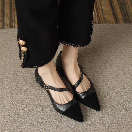 春夏新品，时尚潮流粗跟复古爆款粗跟单鞋一字扣拼色单鞋HYT-7194A 商品图8