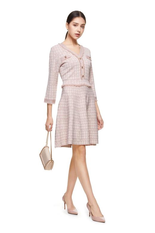 INSUN恩裳 千鸟格流苏边V领连衣裙 8818 商品图1