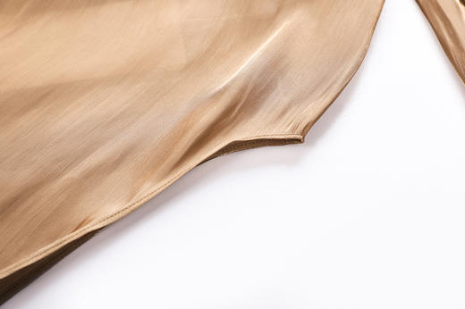 花瓣领巾衬衫 商品图3