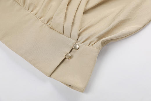 叠搭V领泡肩收腰上衣 商品图4