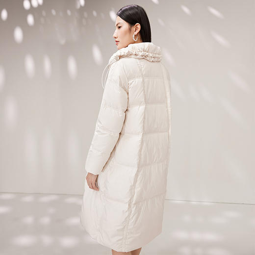 EITIE爱特爱纯色茧型保暖翻领羽绒服舒适柔软百搭显瘦冬新款D2211005 商品图4