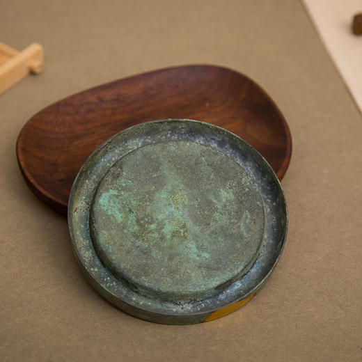 藏六三世造铜涂金瓦当皿 商品图1