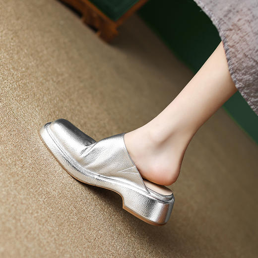 时尚个性，三色可选金属色包头凉鞋TYM-6146 商品图6