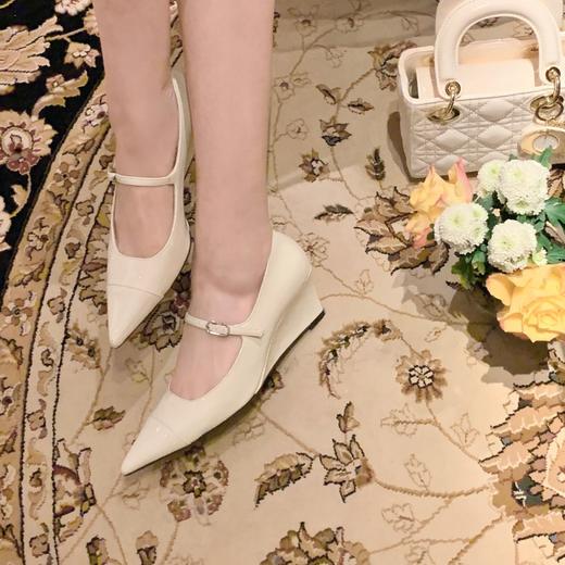 余潇潇【玛丽梦露】时尚洋气坡跟鞋尖头浅口不累脚高跟鞋2023新款 商品图1