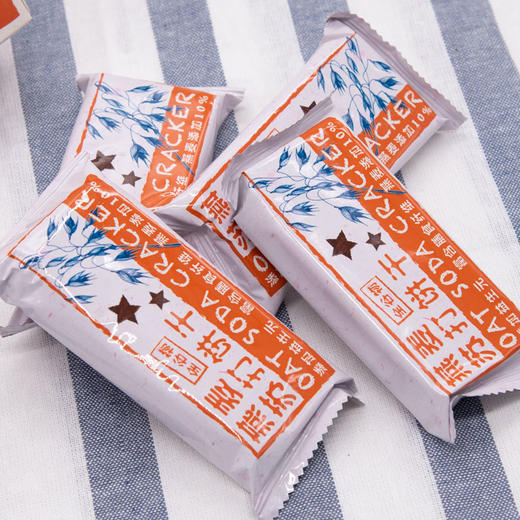 燕谷坊  燕麦苏打/黑麦苏打饼干215g【产地直发】 商品图1