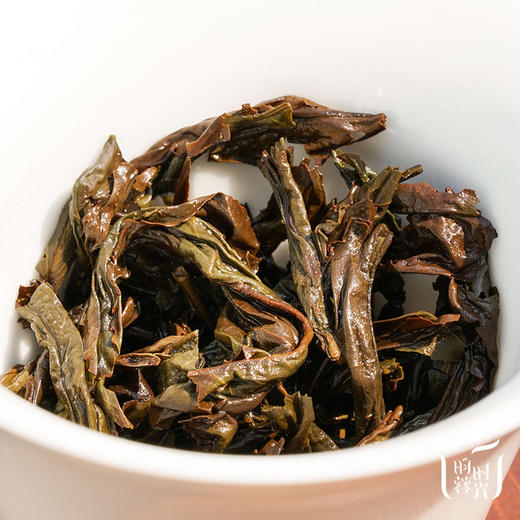 【昀茶·乌龙茶系列】  • 仙子（兰花水仙）滋味醇厚 ·绵柔而悠长的兰花香  ·深邃持久· （白玉圆满陶瓷罐装礼盒 ）（50克/罐） 商品图5