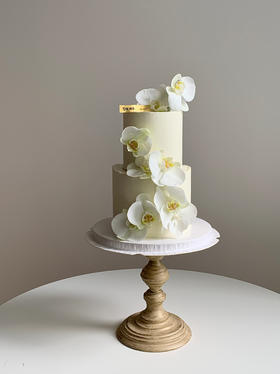 浪漫小公主双层蛋糕（此款鲜花“蝴蝶兰”需要提前3-5天预订，可用做甜品台蛋糕）