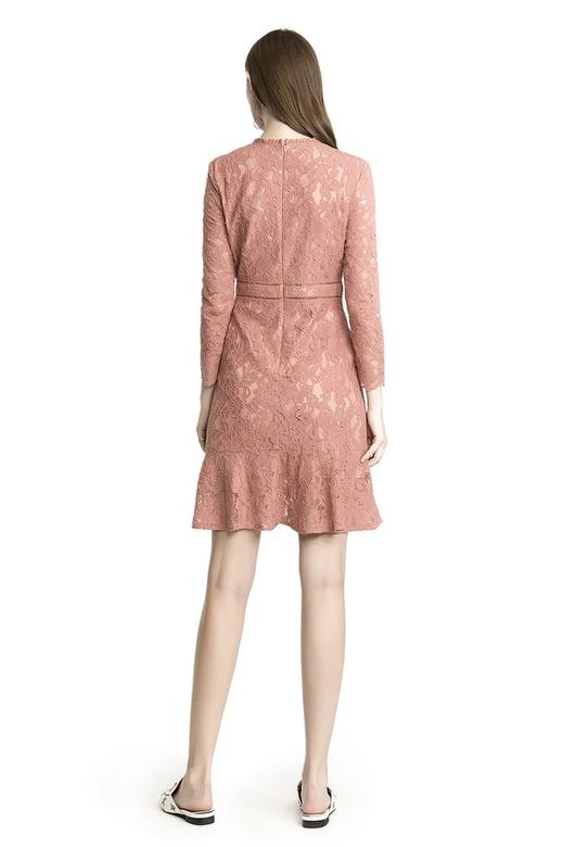 SENTUBILA尚都比拉 优雅豆沙色镂空连衣裙 1461 商品图3