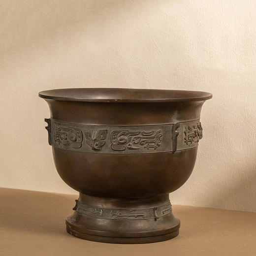 铜兽面纹圈足香炉 商品图0