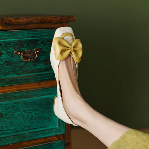 优雅百搭，蝴蝶结经典款低跟单鞋OFSM6691-1 商品图5