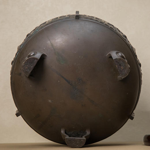 龟文堂铜饕餮纹双耳三足鼎式香炉 商品图3