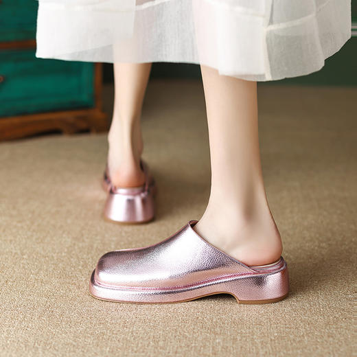 时尚个性，三色可选金属色包头凉鞋TYM-6146 商品图0