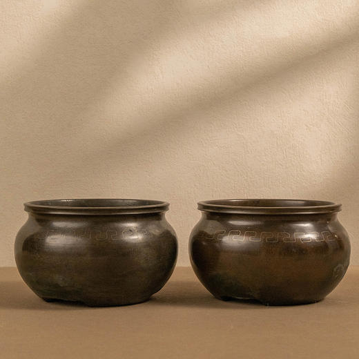 龙文堂铜嵌银丝回纹香炉（一对） 商品图0