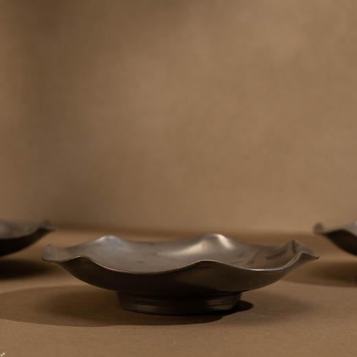 乾茂号造纯锡花口杯托（五客） 商品图1