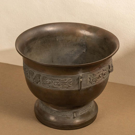 铜兽面纹圈足香炉 商品图1
