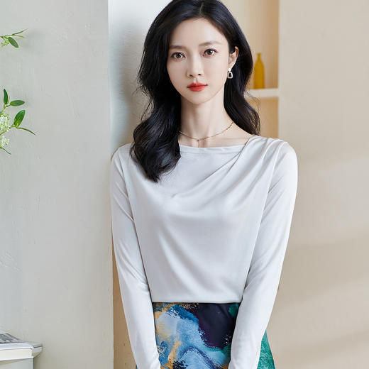 基础款醋酸一字领上衣 米思阳2026春季新款纯色百搭长袖t恤女0913 商品图0