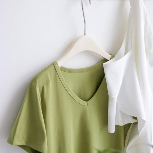 女士V领索罗纳凉感科技面料短袖 商品图4