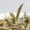 【昀茶·白茶系列】 •飞舞（福鼎白毫银针）·入口香扬·细腻鲜爽·犹如晨露般的甘纯（白玉圆满陶瓷罐装礼盒 ）（50克/罐） 商品缩略图7