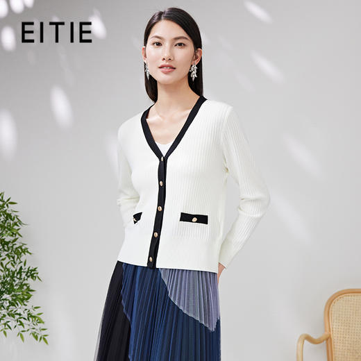 EITIE爱特爱春季新款撞色简约显瘦通勤百搭白色V领针织开衫A2301101 商品图0