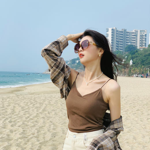 【百图lulu定制】【搭配神器背心】竖向坑条显瘦  高弹自带胸垫   吊带背心 商品图0