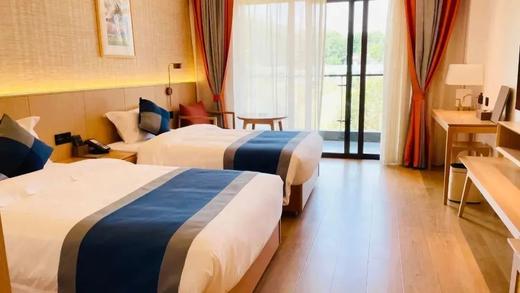 【崇州·上元来德温泉酒店·温泉shou发·近九龙沟】299抢599元观景房+早餐+温泉+小熊猫乐园门票 商品图0