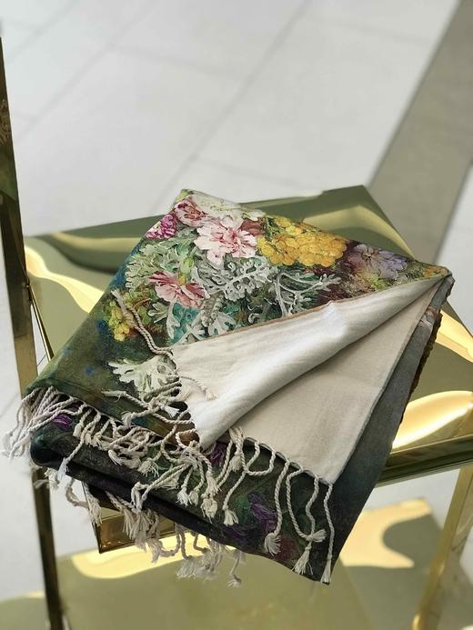 优品堂【雅致】真丝＋丝绒双面披肩围巾两用 商品图1