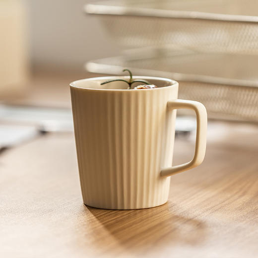 摩登主妇复古咖啡杯高颜值咖啡杯子家用陶瓷竖纹挂耳咖啡杯碟精致 商品图2