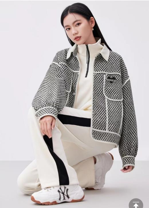 爱居兔女茄克 商品图0