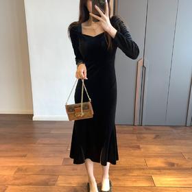 【设计款】神仙版型雅致 丝绒材质 方领泡泡袖垫肩修身显瘦鱼尾气质连衣裙