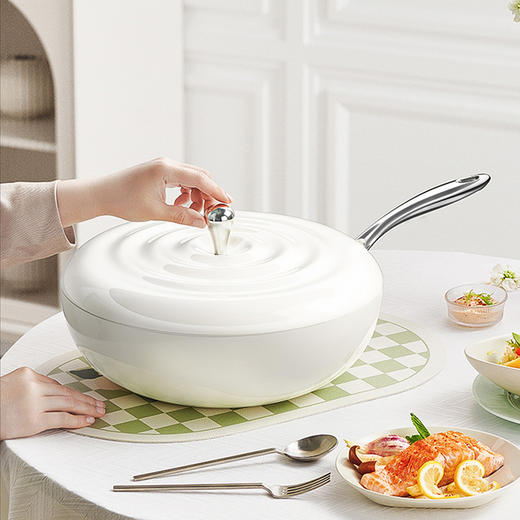 摩登主妇珐琅锅家用炒菜炒锅电磁炉燃气灶通用煎煮锅平底锅 商品图1