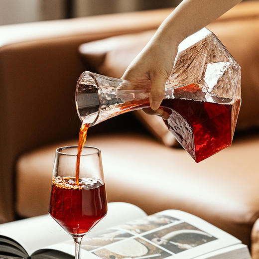 摩登主妇红酒醒酒器家用奢华高档分酒器玻璃钻石呼吸式快速红酒壶 商品图0