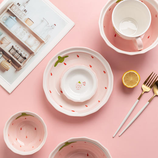 摩登主妇草莓碗陶瓷碗盘子碗套装可爱的碗少女心餐具儿童饭碗汤碗 商品图1