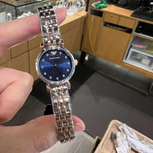 🇺🇸999包邮！Armani阿玛尼钢链石英女表AR11222，宝蓝表盘点缀11颗水晶犹如夜空中闪烁✨的星星 商品图0