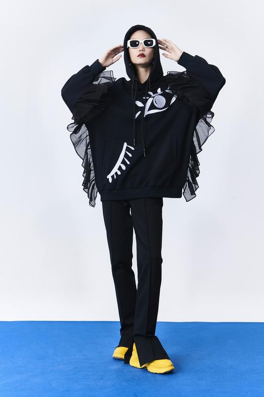 欧根纱拼接绣花卫衣 商品图1