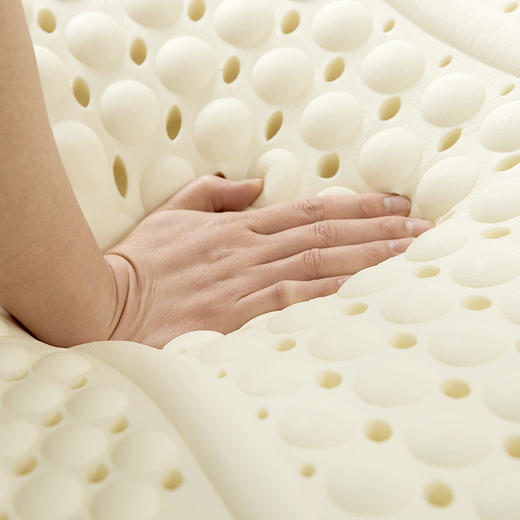 10楼 富安娜 泰国进口天然乳胶床垫-5公分 吊牌价5680-6980元 活动价2999元 商品图3