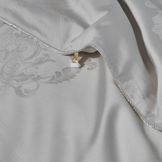 【春上新】10楼 富安娜 甄选桑蚕丝如意被（灰） 吊牌价5380~5980元 活动价1799-1999元 商品图5