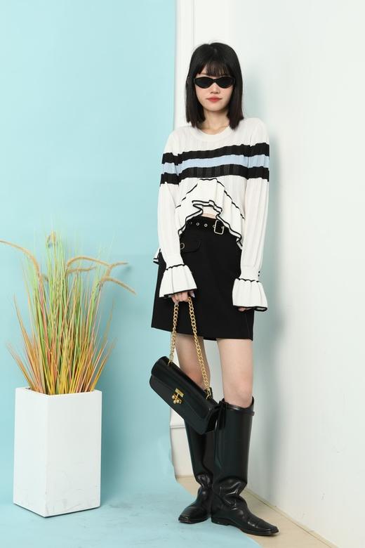 AVA 拼色条纹饰不规则上衣 5936 商品图2