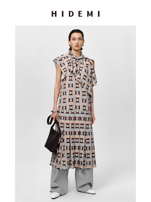 HIDEMI “我们做印花”经典几何设计感廓形印花缎面分体可拆卸斗篷式连衣裙 黄蓝 商品图0